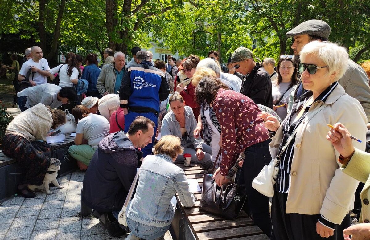 Феодосийцы подписывают обращения против проекта благоустройства Адмиральского бульвара ООО "Сауф-Групп"