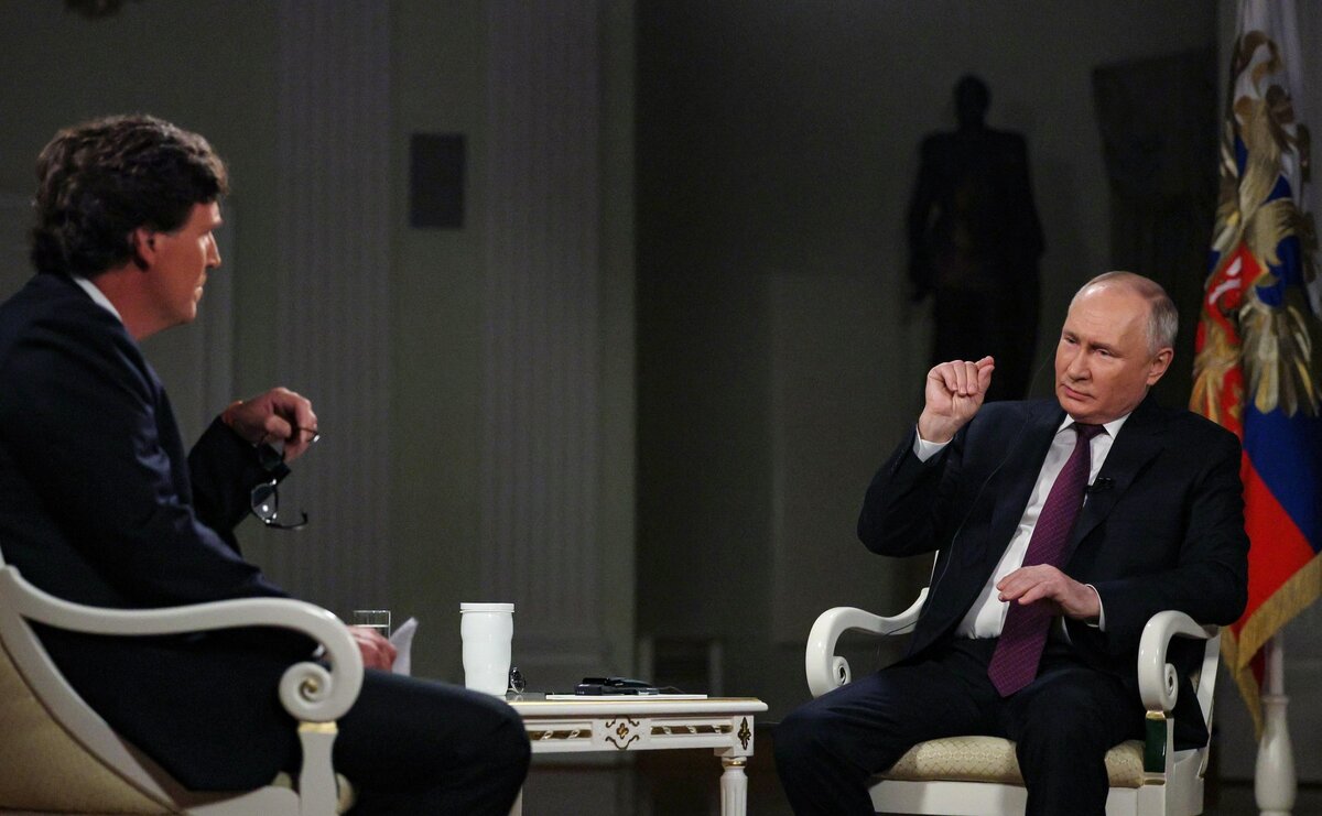 Такер Карлсон задал Владимиру Путину около 60 вопросов. ФОТО:   KREMLIN POOL/GLOBALLOOKPRESS.COM