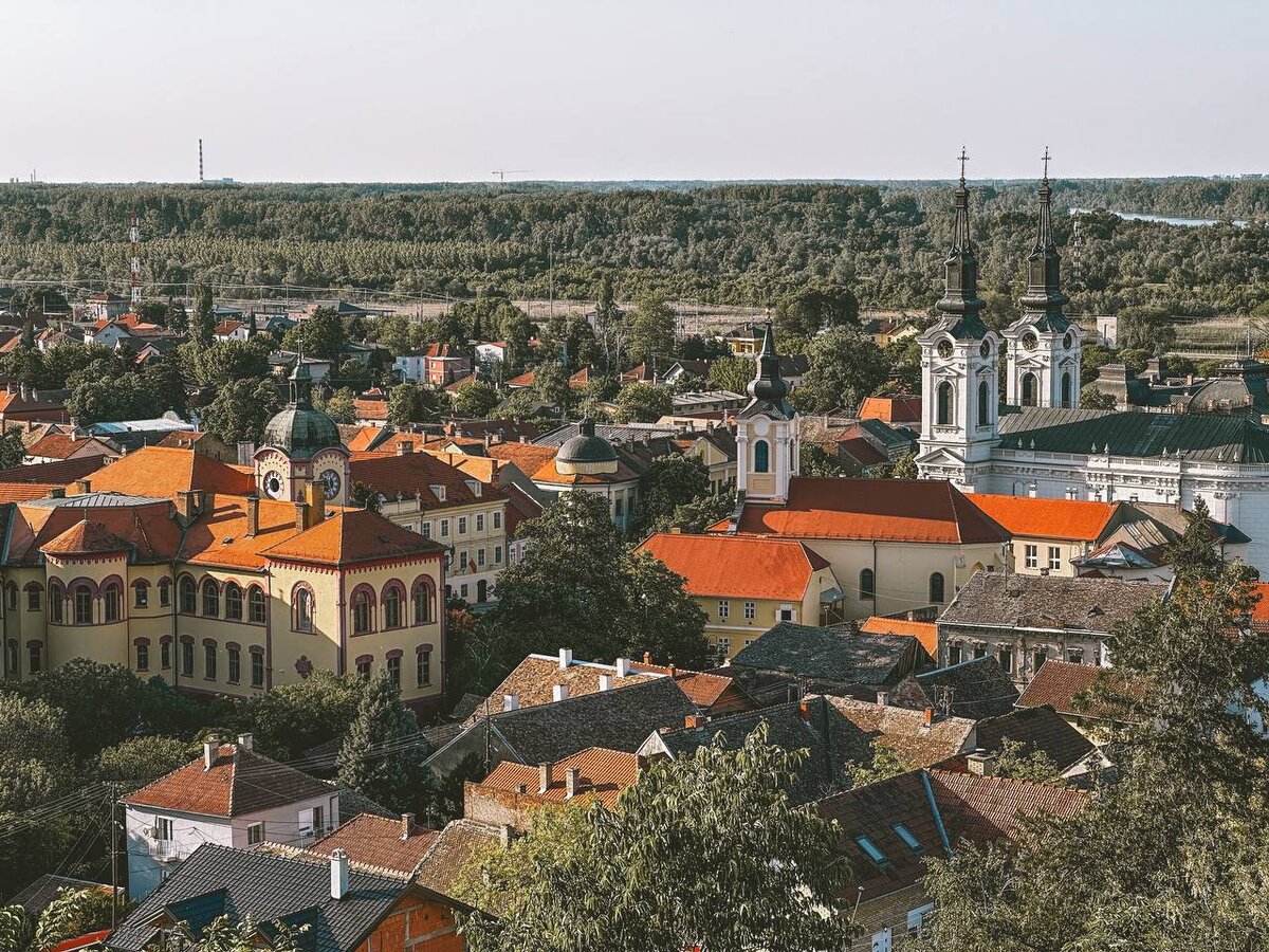 Очарование маленьких городов Сербии ищите здесь – Сремски Карловци |  Поуехали | Дзен