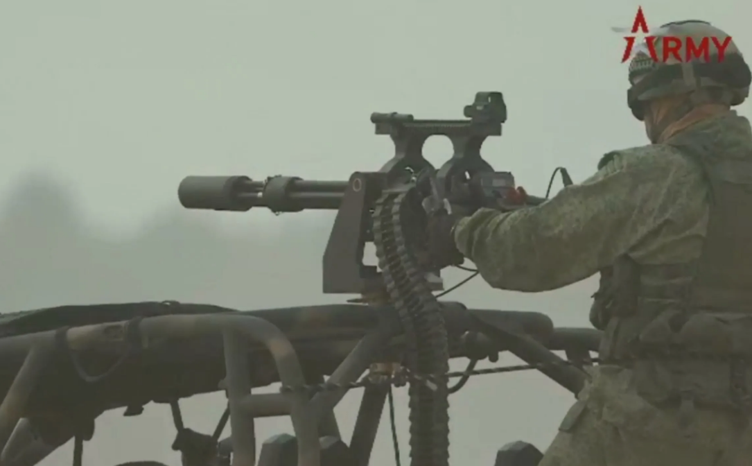 Пулемет ГШГ-7.62 в действии (кстати, установлен на пикапе)