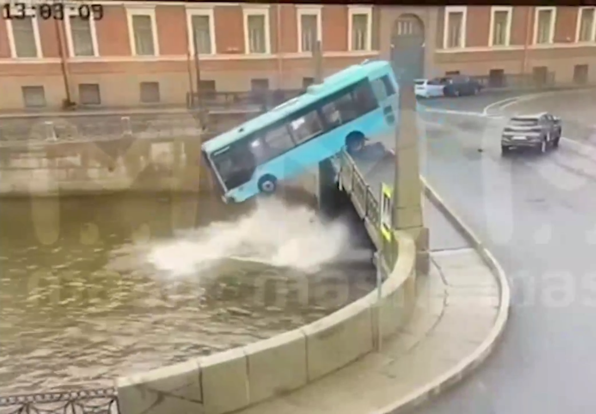 Скриншот видео Mash