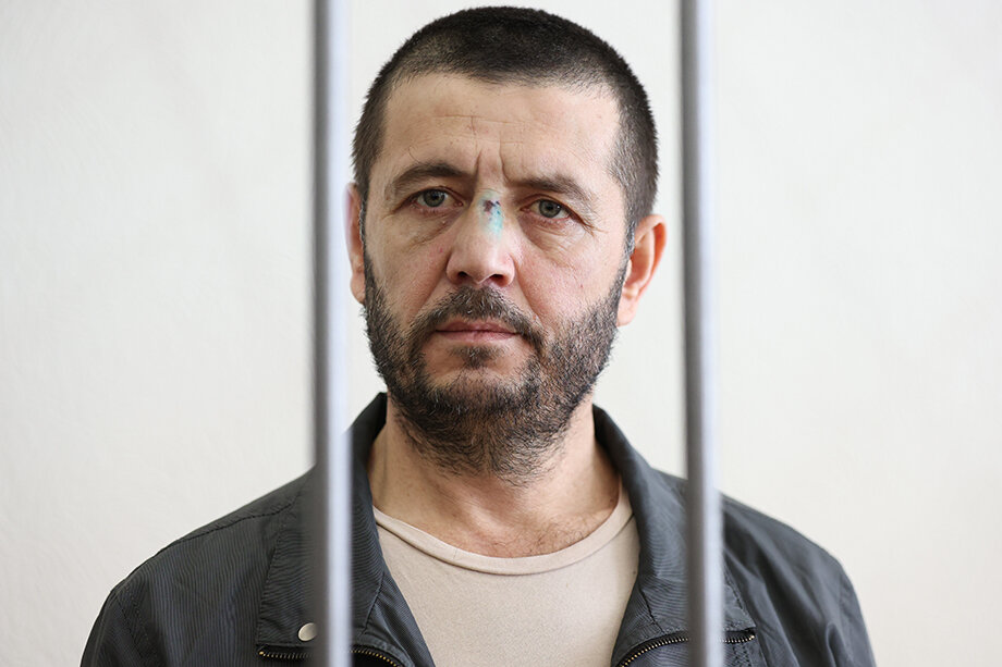 Рахматшох Курбонов во время избрания меры пресечения в Октябрьском районном суде. | Фото: Пётр Ковалёв/ТАСС 