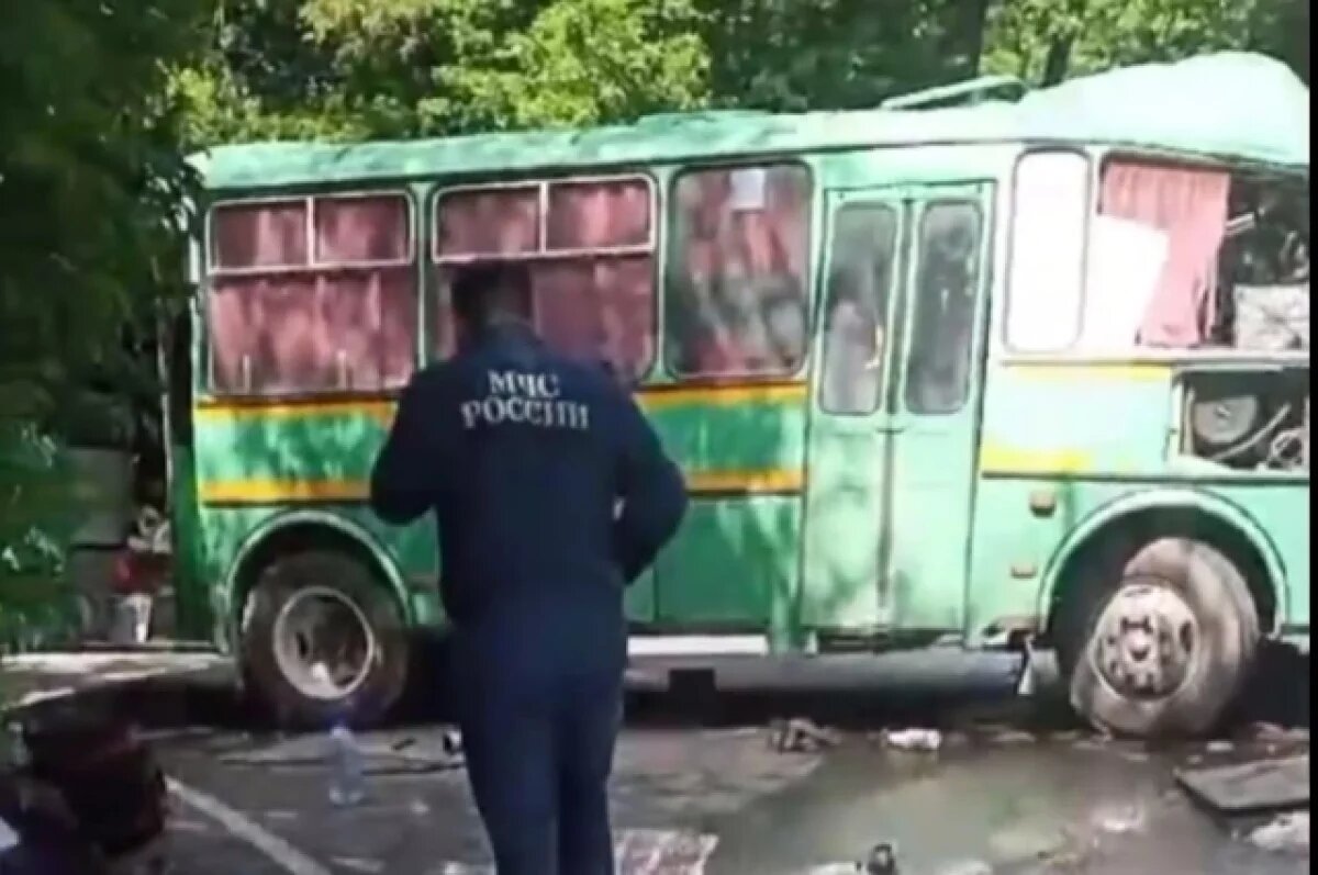    Водитель вахтового автобуса погиб в ДТП в Туапсинском районе Кубани