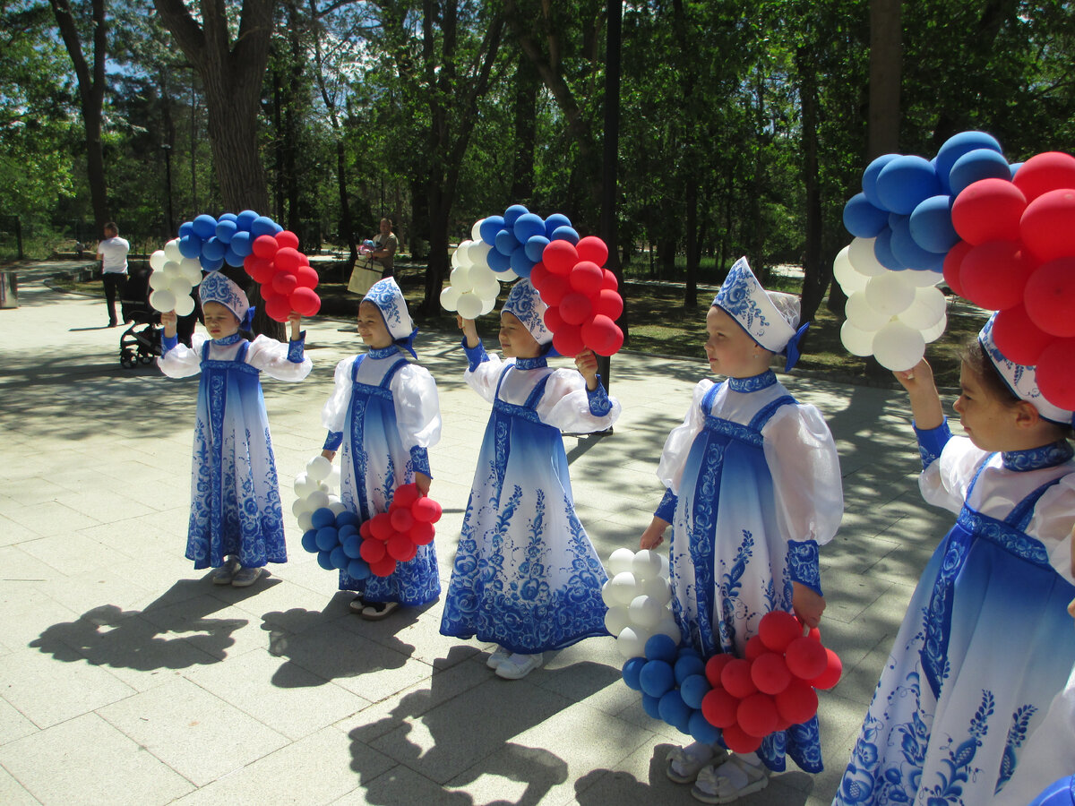 Сакские дети на патриотическом празднике