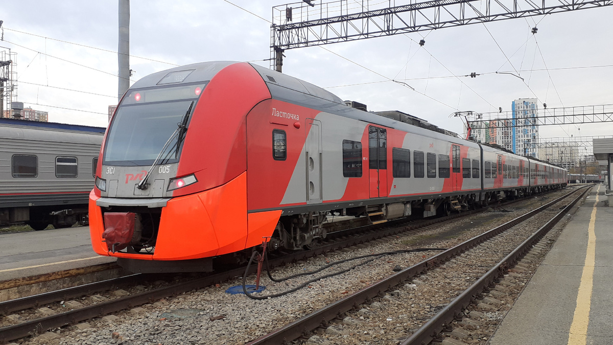 Электропоезд ЭС1 "Ласточка". Снято в 2022 году.