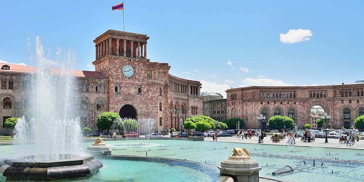 Ереван стал одним из популярных у россиян местом для пересадки на пути в Европу.