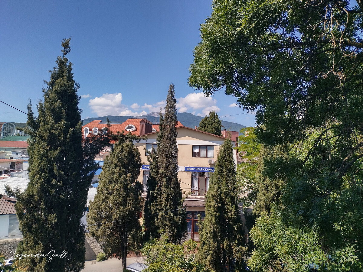 На самом деле горы выглядят намного величественнее