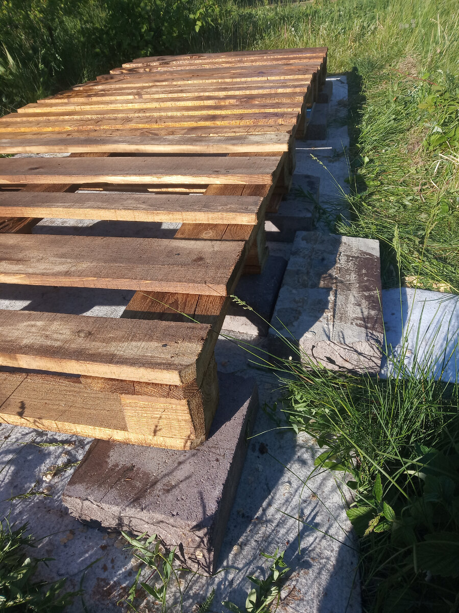 Основание хозблока. Фото автора.