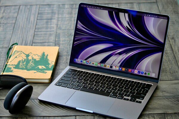 Компания Apple представила новую модель MacBook Air M3, не проводя прямого сравнения с предыдущей — MacBook Air M2.-2