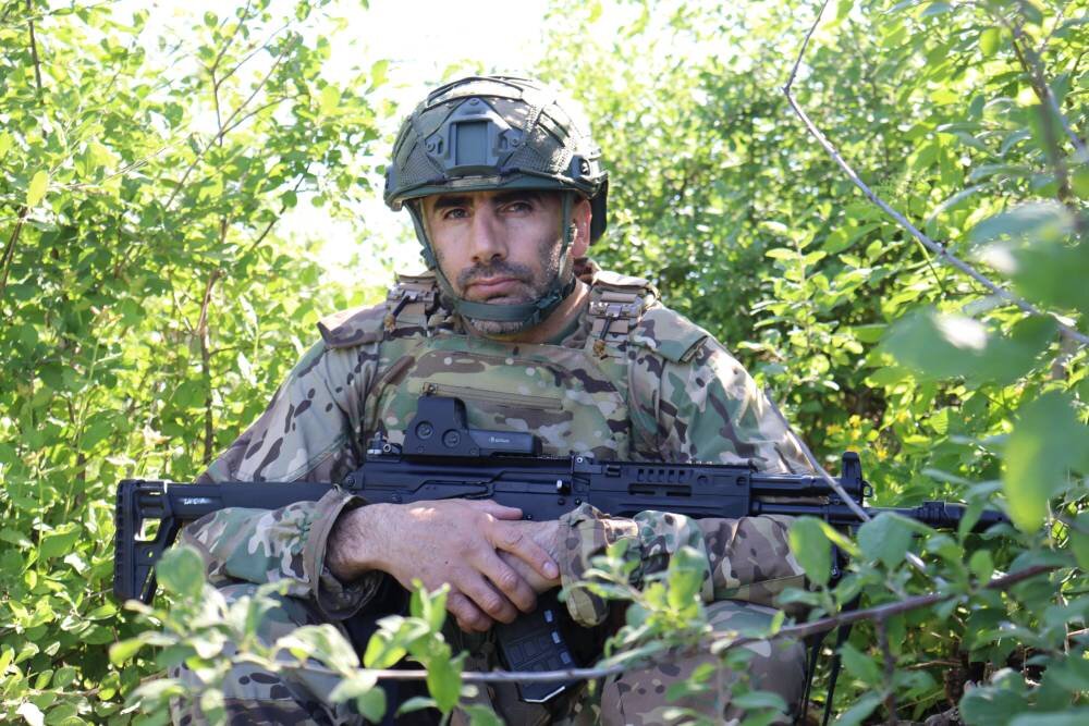    Подполковник с позывным Гюрза старается воевать не числом, а умением. / Юрий Бородин