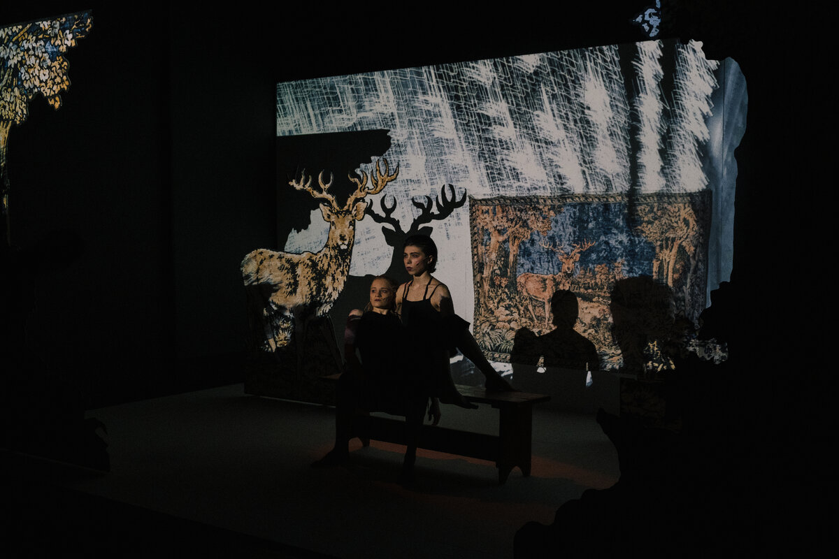 Спектакль "Пещерные мамы". © Мастерская Петра Фоменко / Анна Пенькова