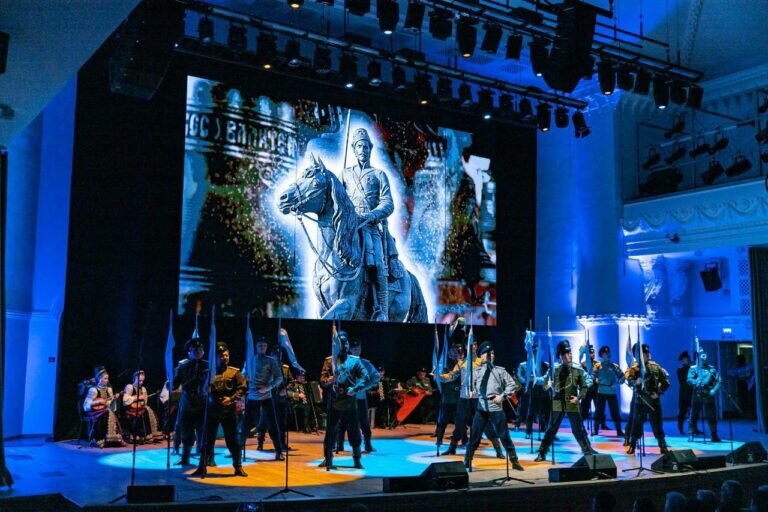    В Орске с юбилейной программой выступит Оренбургский русский народный хор Белов Михаил Александрович