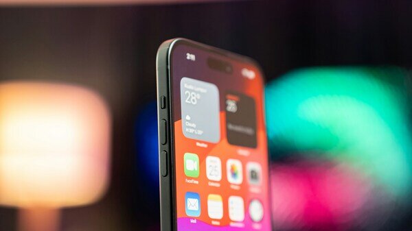В сентябре 2023 года компания Apple представила новую линейку смартфонов iPhone 15, включающую четыре модели: iPhone 15, iPhone 15 Plus, iPhone 15 Pro и iPhone 15 Pro Max.