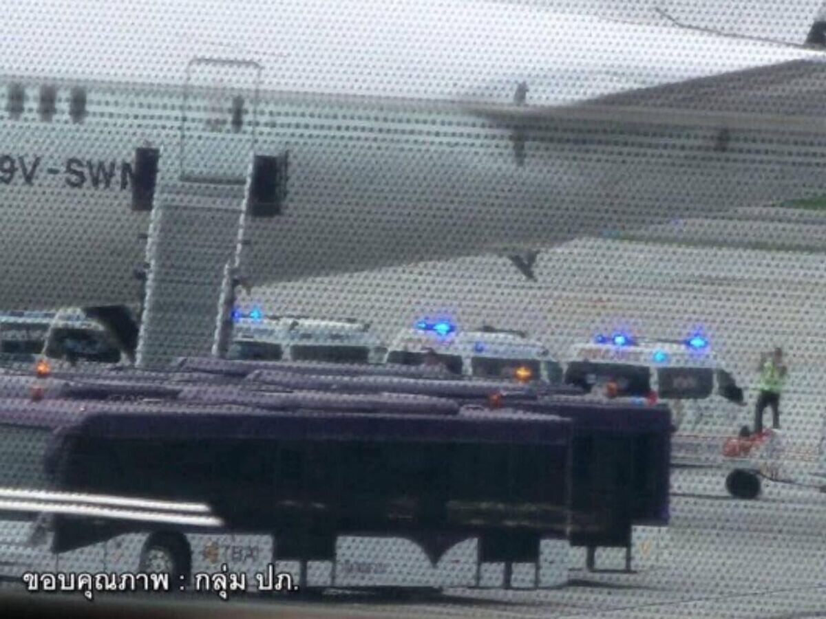    Самолет авиакомпании Singapore Airlines, попавший в зону турбулентности© Фото из соцсетей