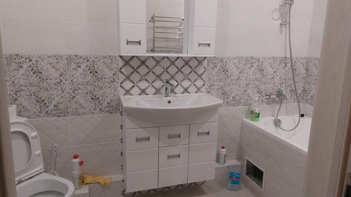 Ванная комната сияет чистотой 