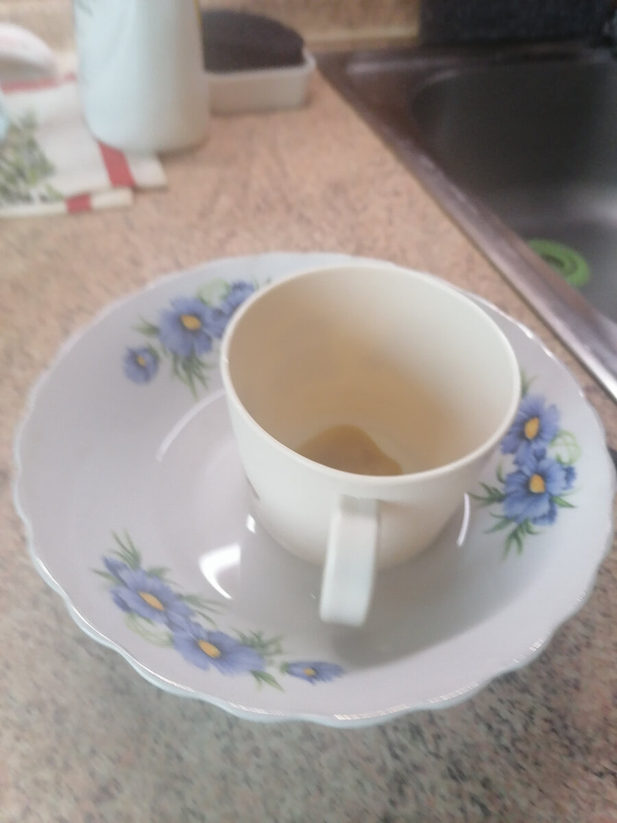 Вот так это выглядело. Чашку надо было притопать, чтобы пюрешка была в воде