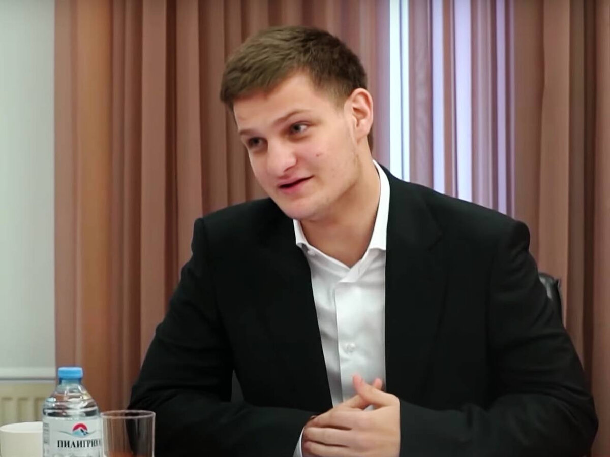 Сын рамазана. Сын Рамзана Кадырова. Старший сын Рамзана Кадырова 2022. Ахмат Рамзанович Кадыров. Старший сын Рамзана Кадырова Ахмат