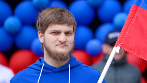    18-летний сын Кадырова стал министром второй раз за несколько месяцев Сергей Бунеев