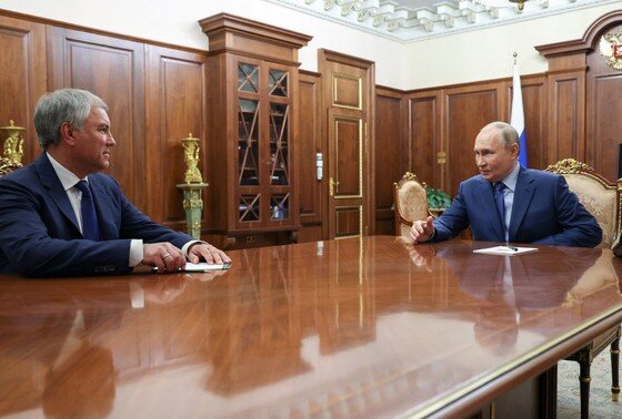    Владимир Путин и Вячеслав Володин