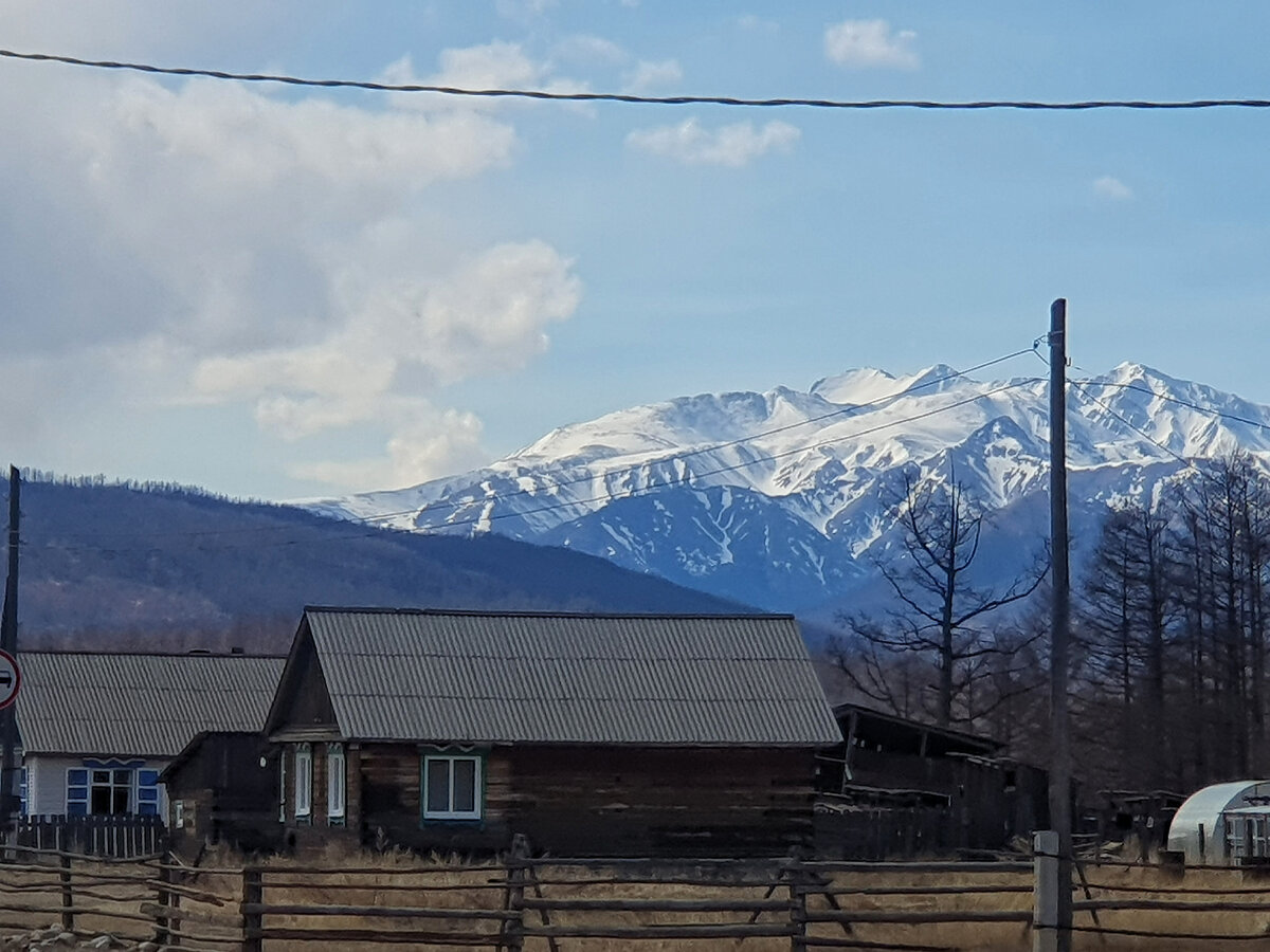 Мунку-Сардык со стороны п.Монды