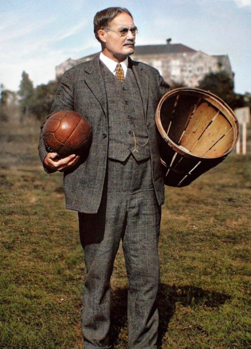 Придумщик баскетбола, в который сегодня играет весь мир