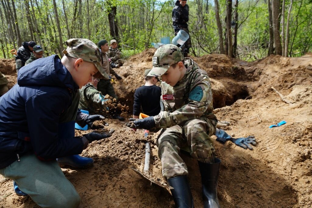 Поисковая экспедиция в Тверской области подняла из раскопа останки 37 человек