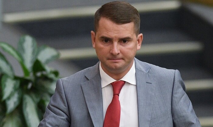    Помогать нуждающимся - значит предоставлять удочку и показывать водоём, чтобы нужную рыбу они могли поймать сами