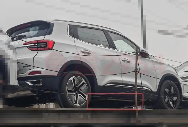 На фото из соцсети: Гибридный кроссовер Chery Tiggo 5x в Китае