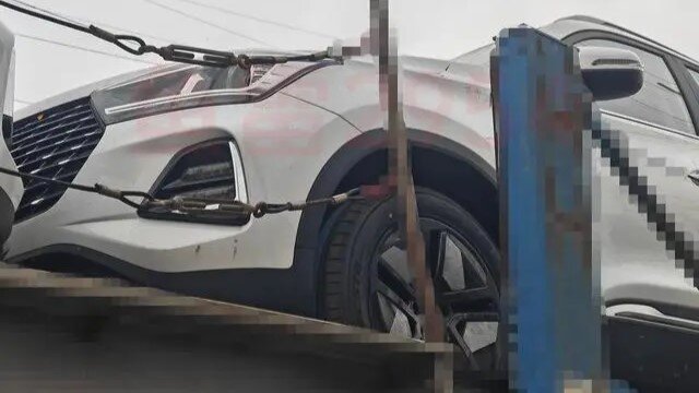 На фото из соцсети: Гибридный кроссовер Chery Tiggo 5x в Китае