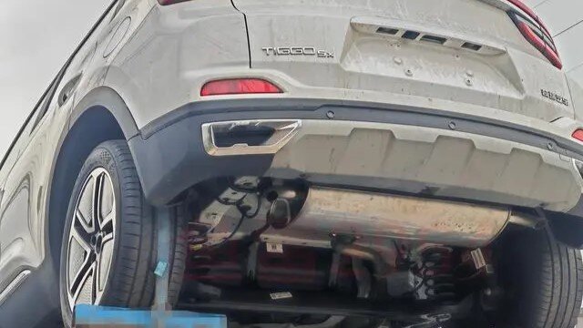 На фото из соцсети: Гибридный кроссовер Chery Tiggo 5x в Китае