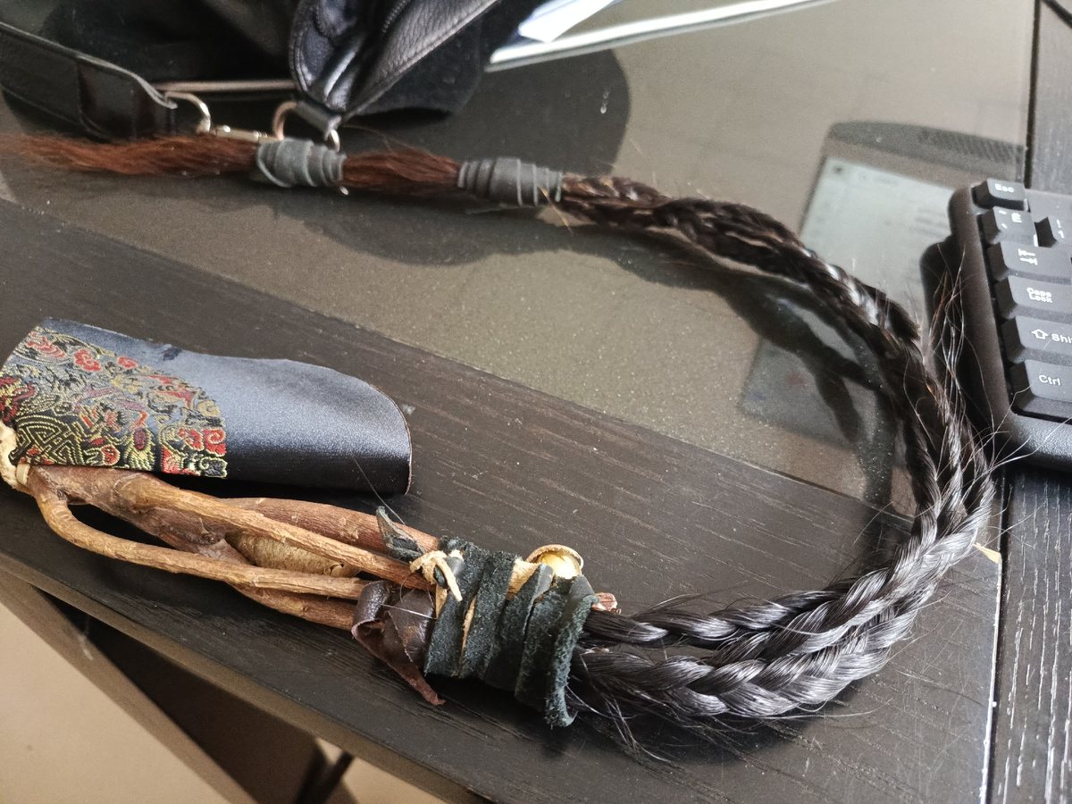 Вот эту плетку выкупили у меня на авито в мгновение ока, не торгуясь