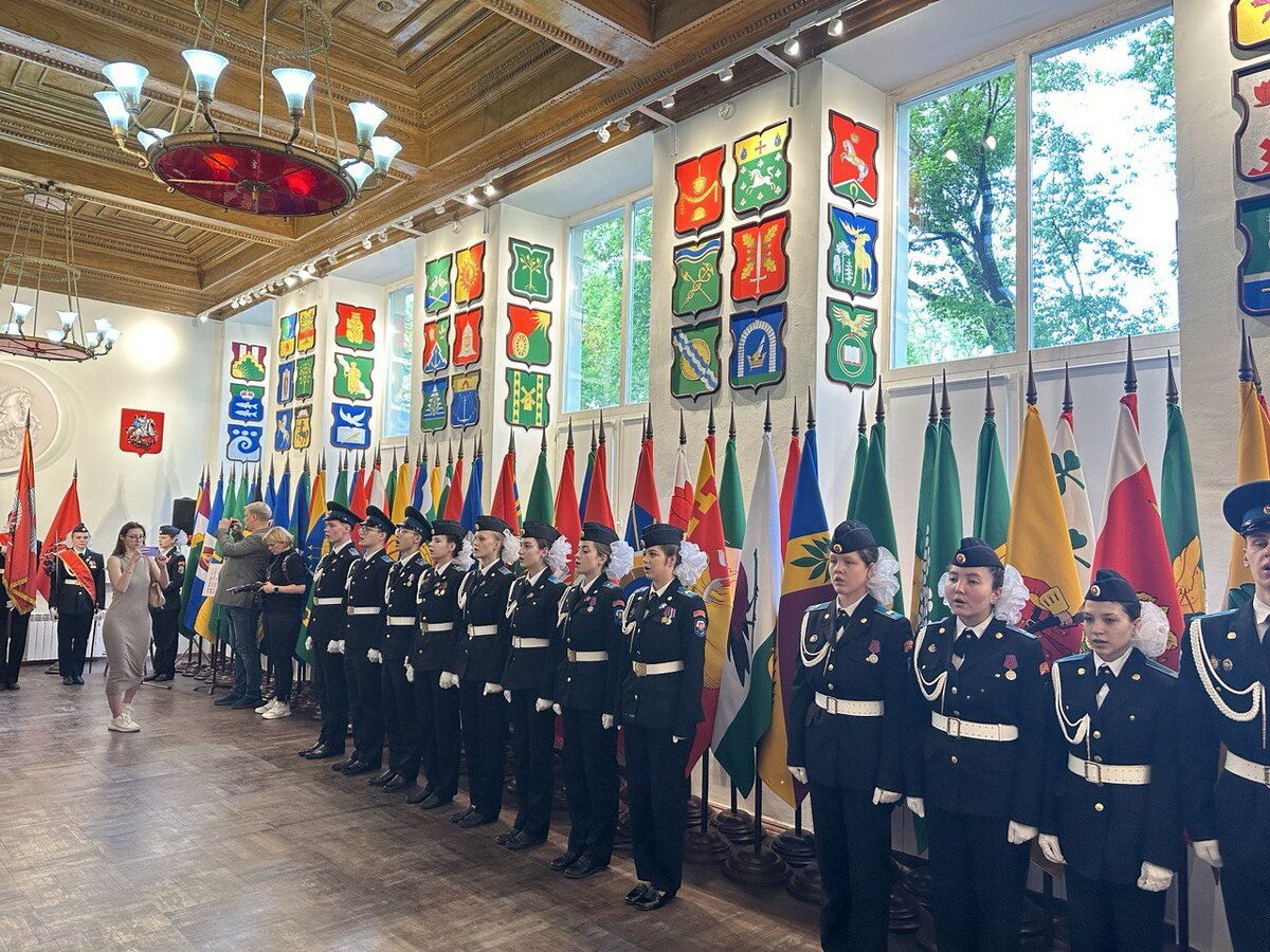 Церемония "Прощание со знаменем" (наши дни). Фото автора. 