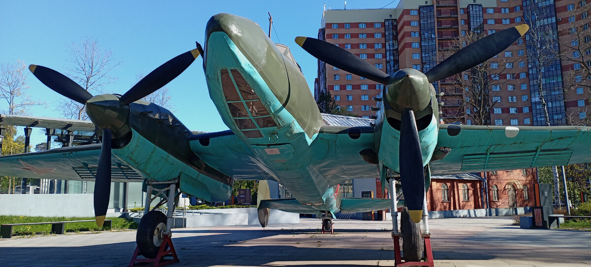 Бомбардировщик ПЕ-2