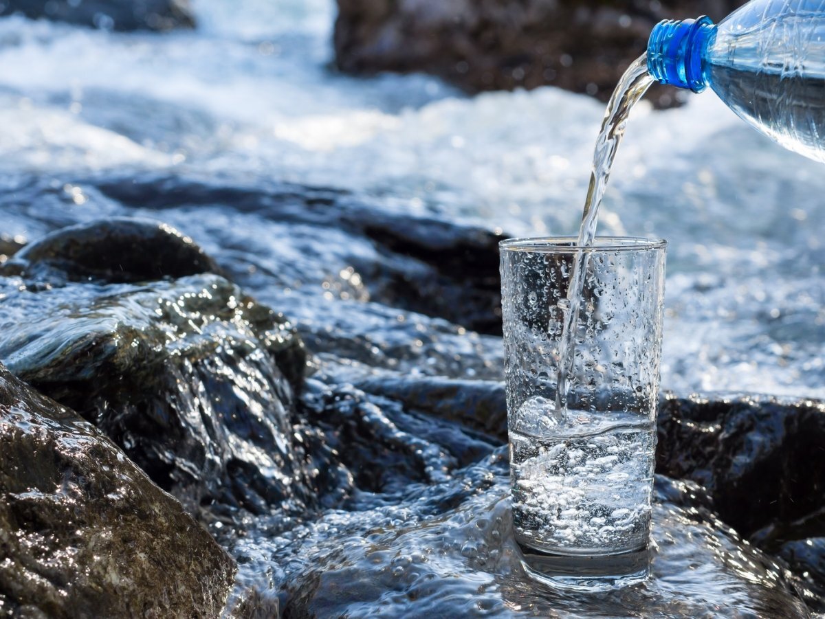 Вода засекает. Питьевая вода. Чистая вода. Пресная вода.