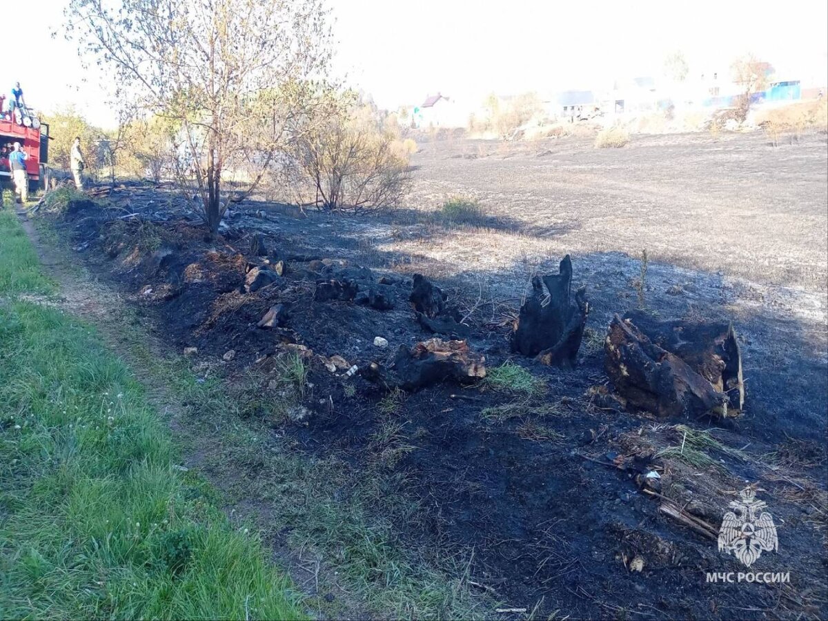    В Башкирии в Туймазах спасатели предотвратили возгорание жилых домов