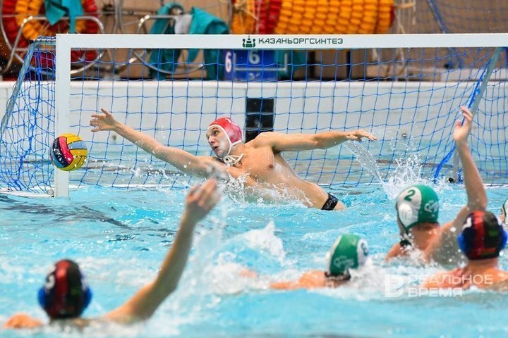 Отличие казанской команды в том, что это в основном воспитанники ватерпольной школы «Синтеза». Максим Платонов / realnoevremya.ru
