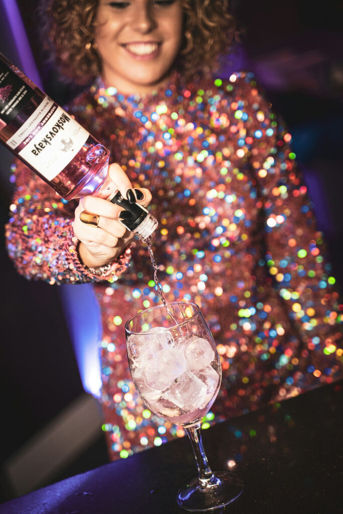  Водка — напиток с серьезной репутацией и по совместительству символ российской алкогольной культуры.