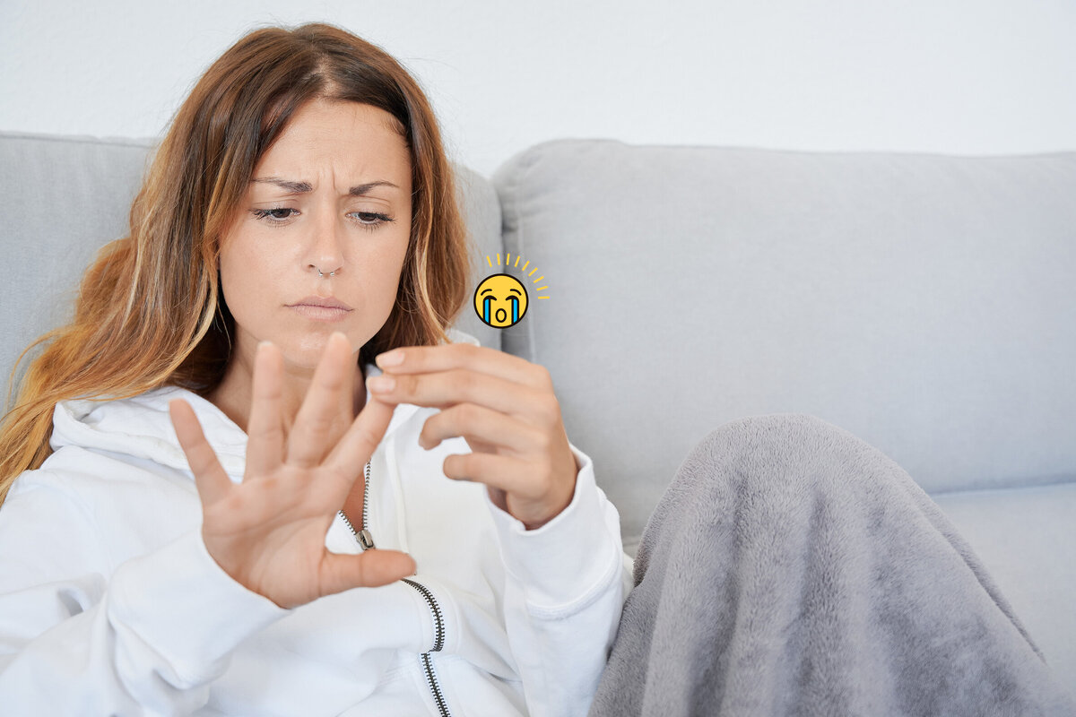     Почему желтеет маникюр и как избежать изменения цвета лака для ногтей