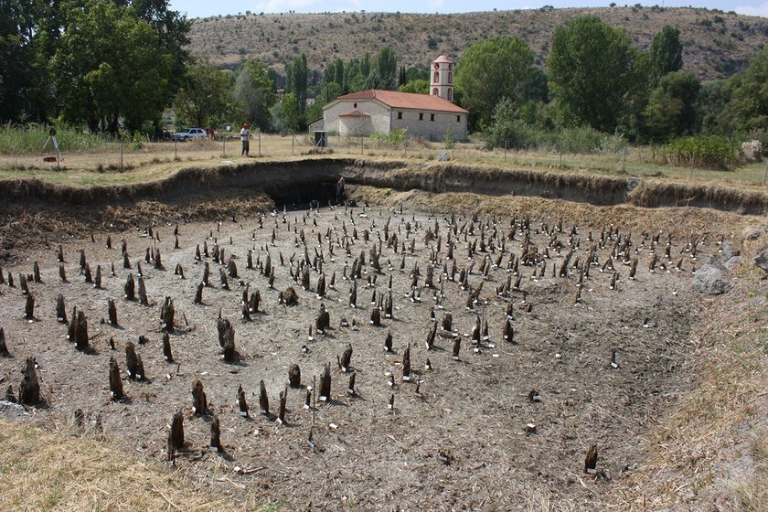 Исследователям из Бернского университета впервые удалось обнаружить поселение первых земледельцев на севере Греции, датируемое более 7000 лет назад.
