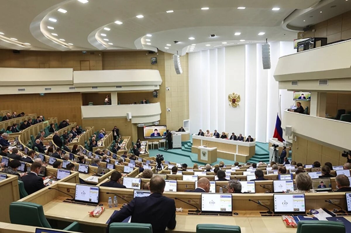    Совет Федерации одобрил закон о соцподдержке родных погибших Героев России