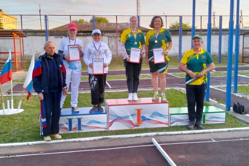    Награждение. Слева - команда из РО (2 место), справа - команда из Краснодарского края (1 место). 18.05.24. Автор Софья Власова. Анна Власова