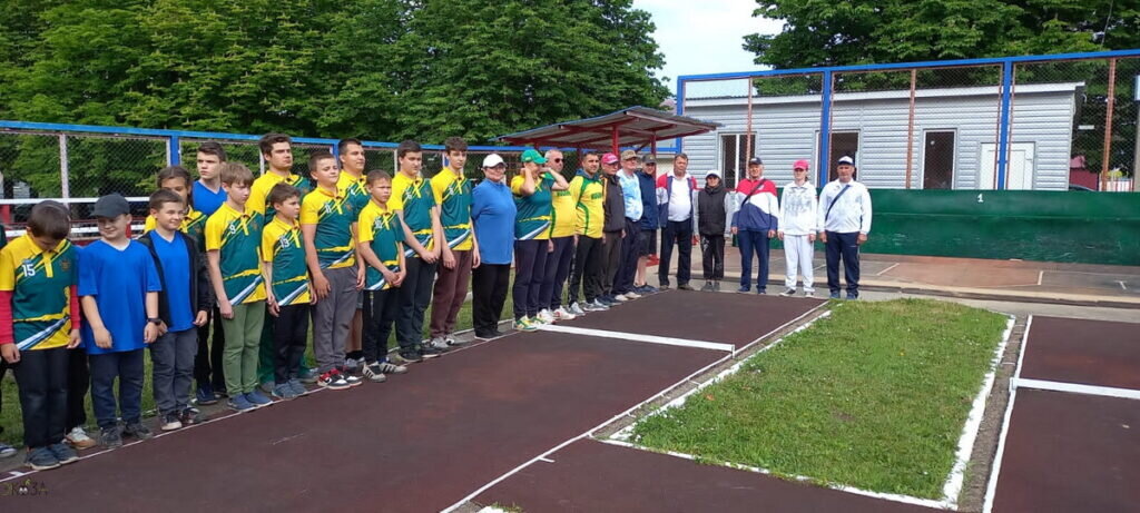    Построение всех городошных команд на стадионе в ст. Ленинградской Краснодарского края. 17.05.24. Автор Софья Власова. Анна Власова