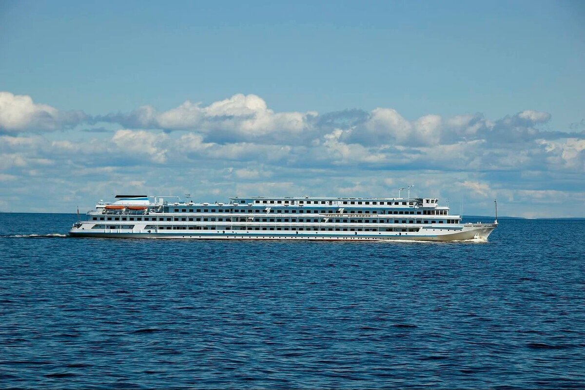 Стоимость круиза обычно зависит от его длительности, класса выбранной каюты, программы на борту и особенностей теплохода. Фото: Сергей / Яндекс Карты