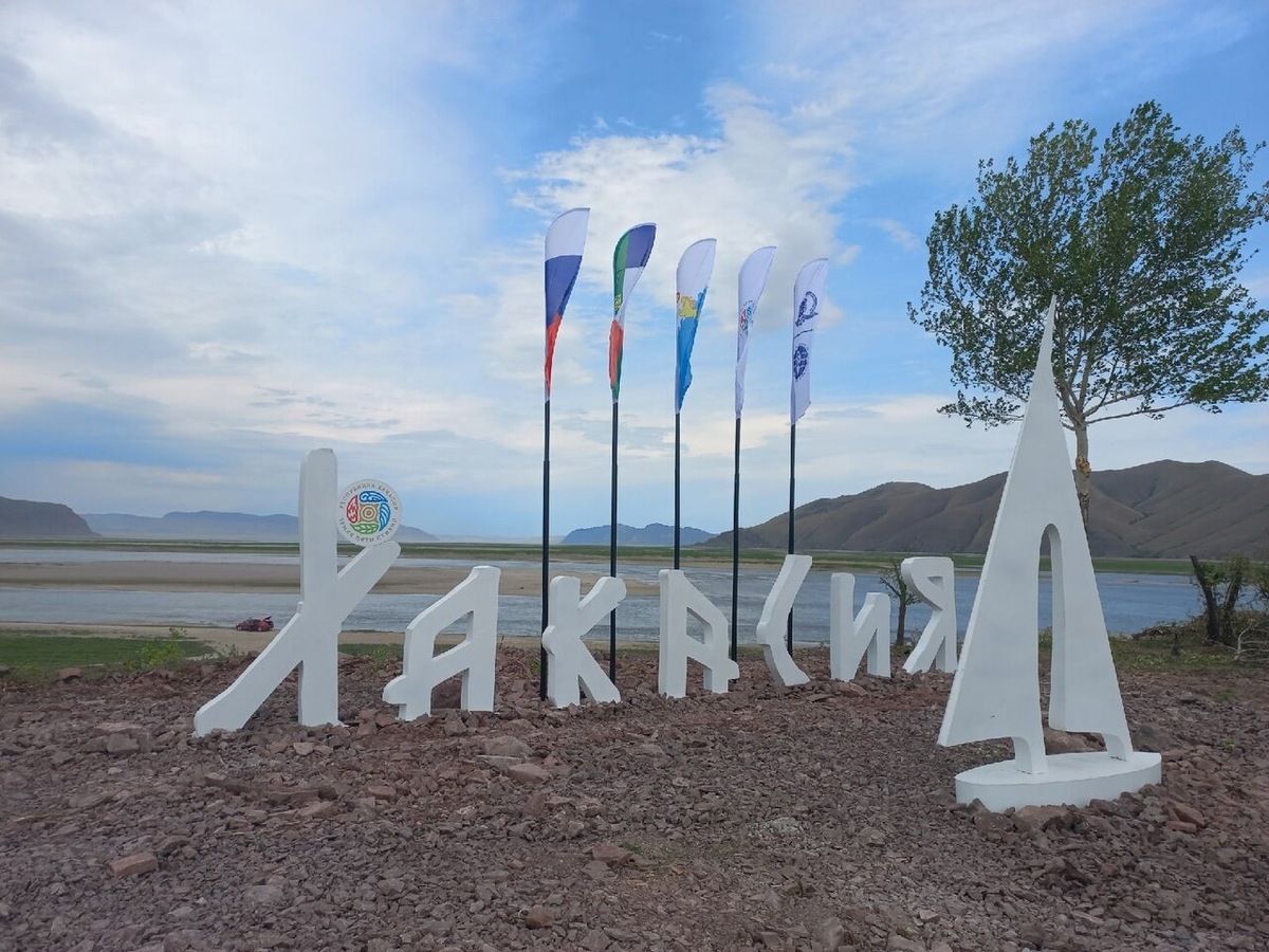 Не упустите возможность сделать фото на берегу Красноярского водохранилища с панорамным видом на Енисейские ворота. Фото: Центр водного туризма Республики Хакасия / vk.com