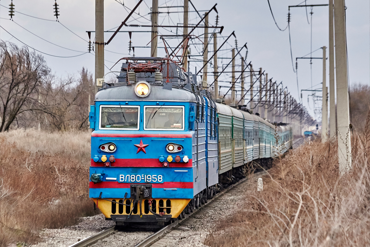 Поезда вл80с. Вл80с Казахстан. Вл80с КТЖ. Вл80 электровоз. Электровозы вл80с Казахстана