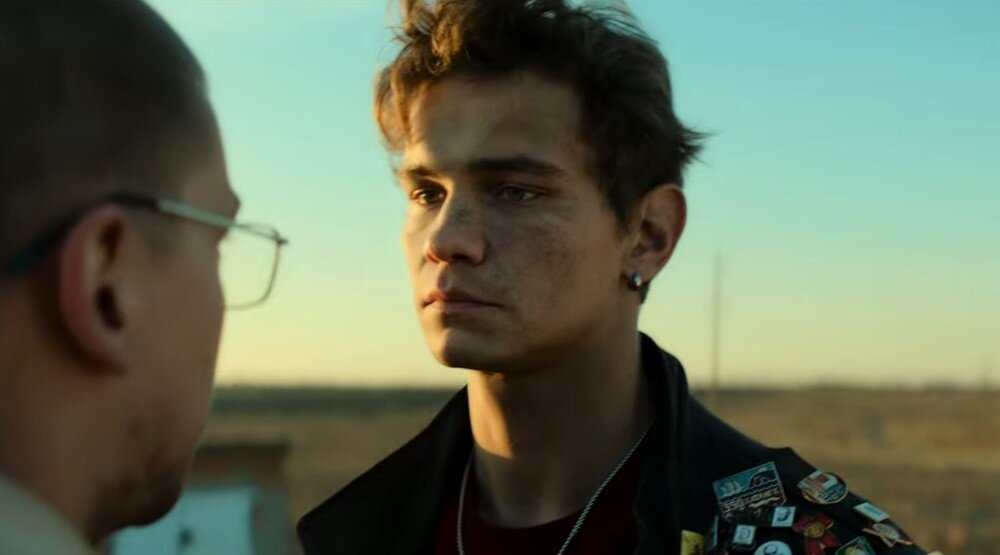     Кадр из сериала «На автомате» (2024)