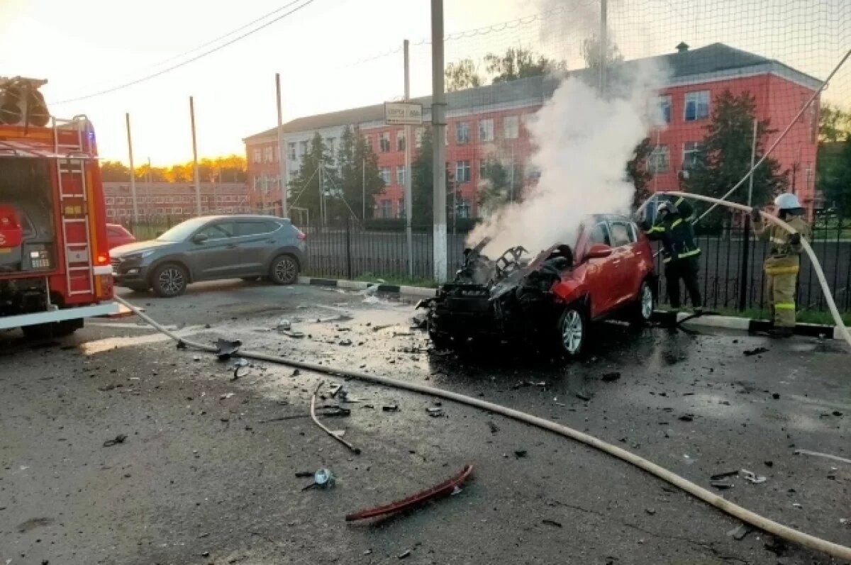 Под Белгородом при атаке дрона-камикадзе на АЗС пострадал заправщик |  АиФ-Белгород | Дзен