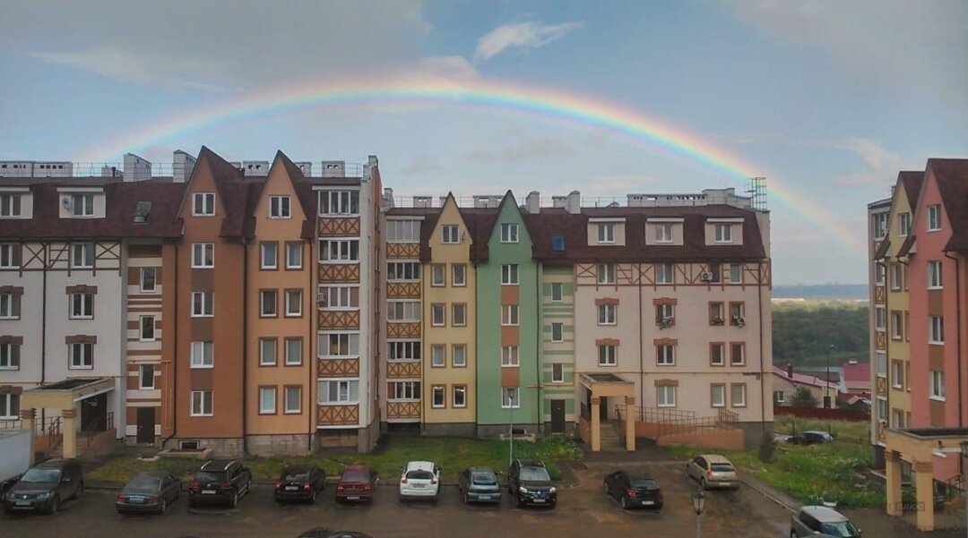 ЖК "Французский двор" Источник фото: https://storage.yandexcloud.net/public.prod.oneperspektiva24.com/images/107/21923580/268046/feed/4374334.jpeg