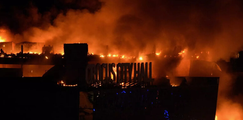 Огонь охватил здание в считанные минуты