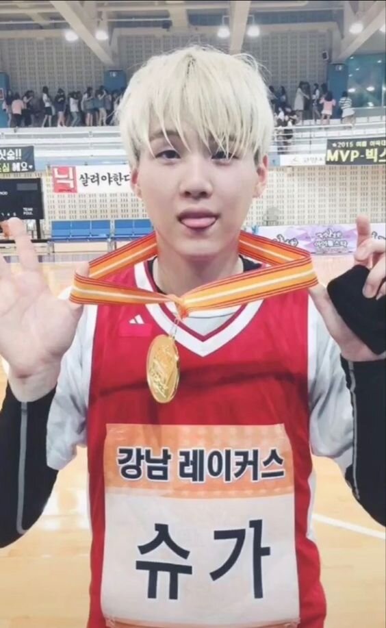 Вот, даже медальку дали ...